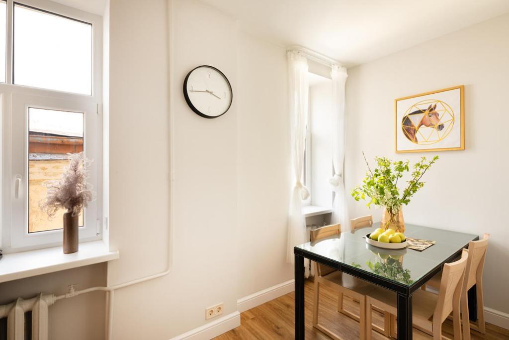 Cozy 2 Bedroom Apartment In Riga Centre Екстер'єр фото